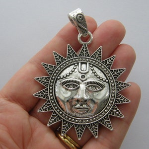 1 Sun pendant antique silver tone S104