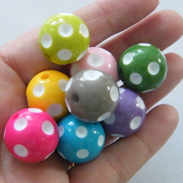 10 White polka dot beads random mixed 20mm acrylic AB655