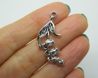 8 bloemen bedels antiekzilverkleur F20