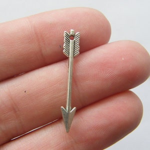 10 Pfeil Charms antique silberton G45