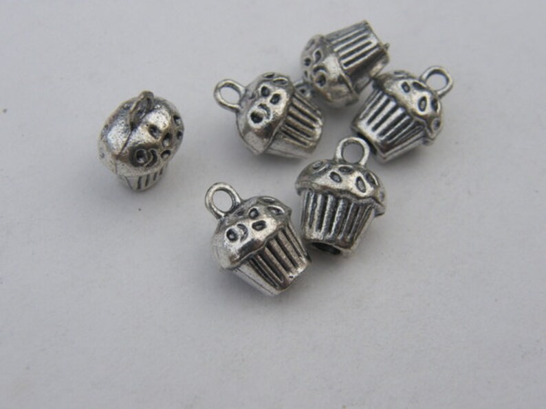 8 Cupcake charms antique silver tone FD130 image 4