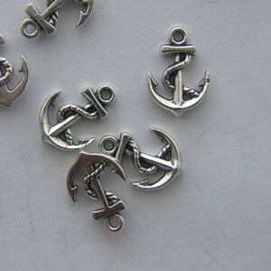 10 Anchor charms antique silver tone FF659 image 3