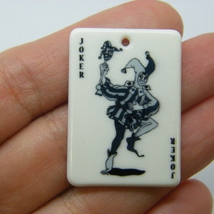 2 amuletos de naipes Joker acrílico blanco P334