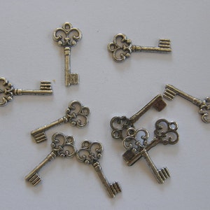 16 Key charms antique silver tone K4 image 2