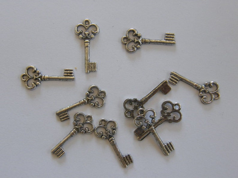 16 Key charms antique silver tone K4 image 2