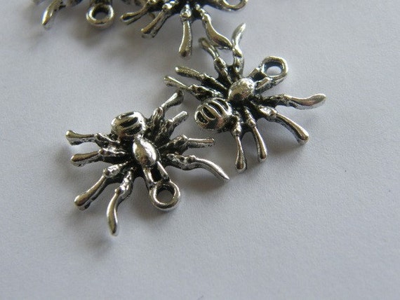 8 Spider charms antique silver tone HC137