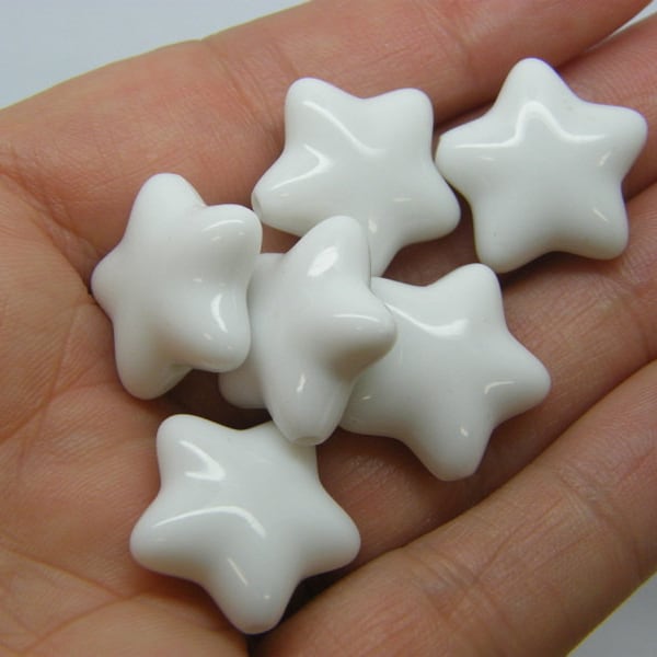 30 Star beads white acrylic BB426