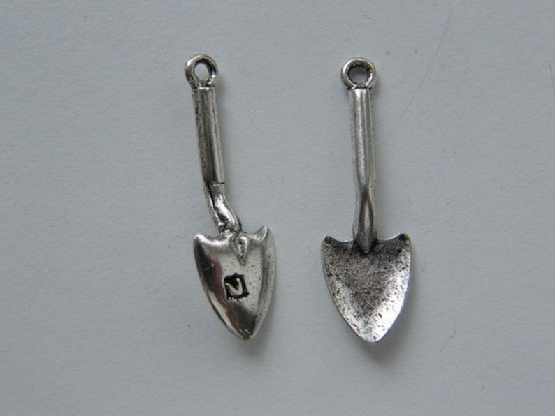 BULK 50 spade charms antique silver tone P542 image 2