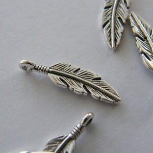 10 Feather charms antique silver tone B213 image 4