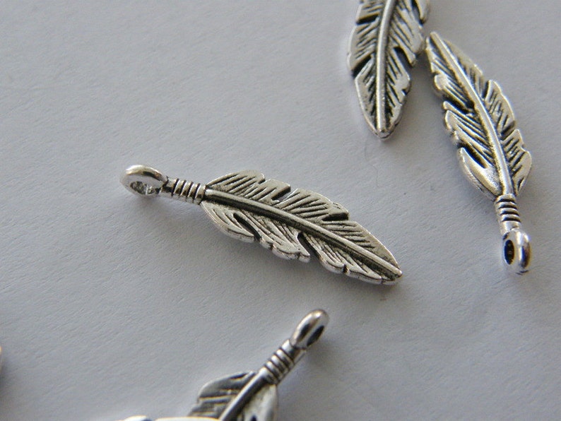 10 Feather charms antique silver tone B213 image 4