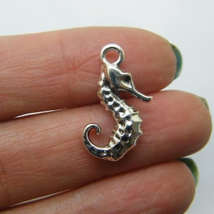 10 Seahorse charms antique silver tone FF89