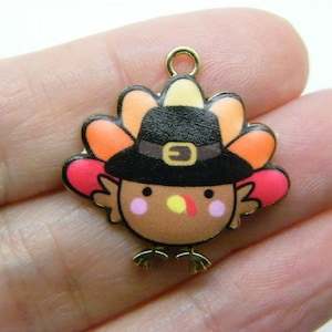 4 Turkey pilgrim hat Thanksgiving charms gold  tone B10