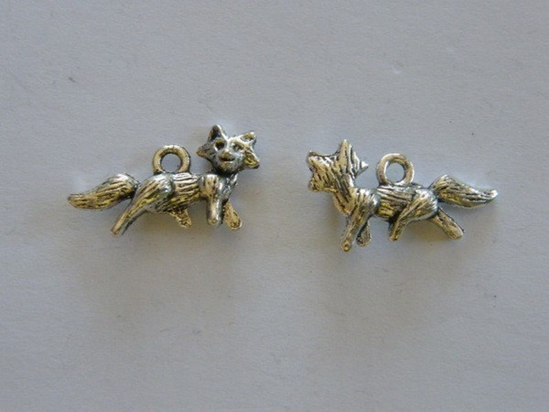 8 Fox charms antique silver tone A280 image 2