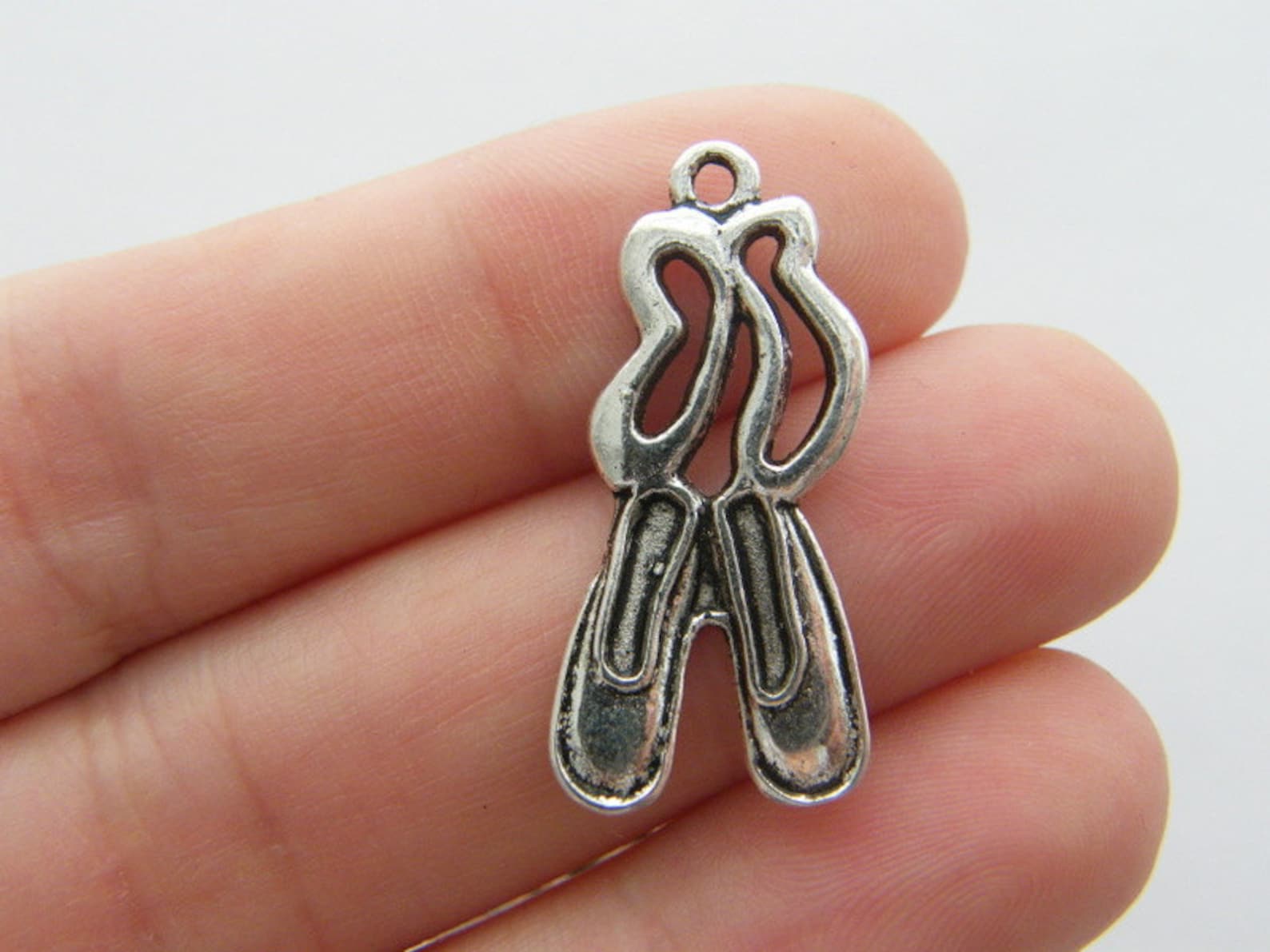 bulk 30 ballet slipper charms antique silver tone fb50