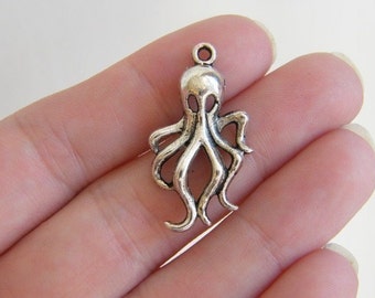 8 Octopus pendants antique silver tone FF106