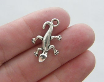 8 Lizard or gecko charms antique silver tone A84