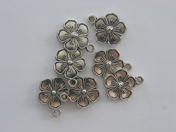 10 Flower Charms Antique Silver Tone F73 - Etsy