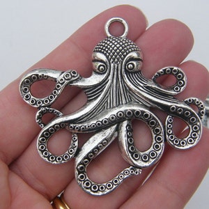 1 Octopus pendant antique silver tone FF107