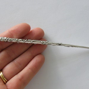 1 Wand charm antique silver tone P350