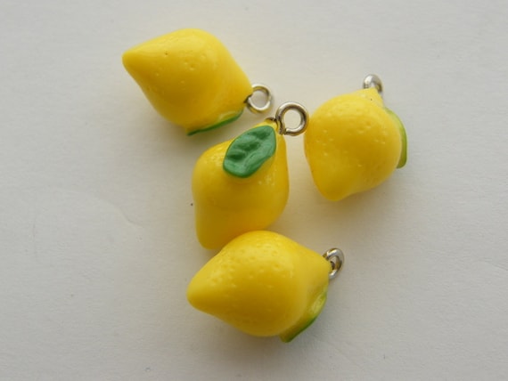 4 Lemon charms resin FD247