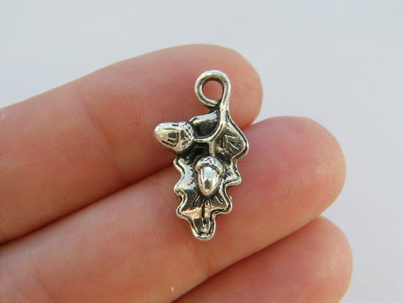 6 Oak leaf and acorn charms antique silver tone L191