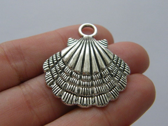 2 Shell charms antique silver tone FF244