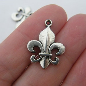 BULK 50 Fleur de lis charms antique silver WT2