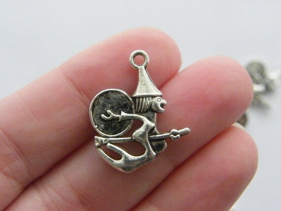 8 Spider charms antique silver tone HC137