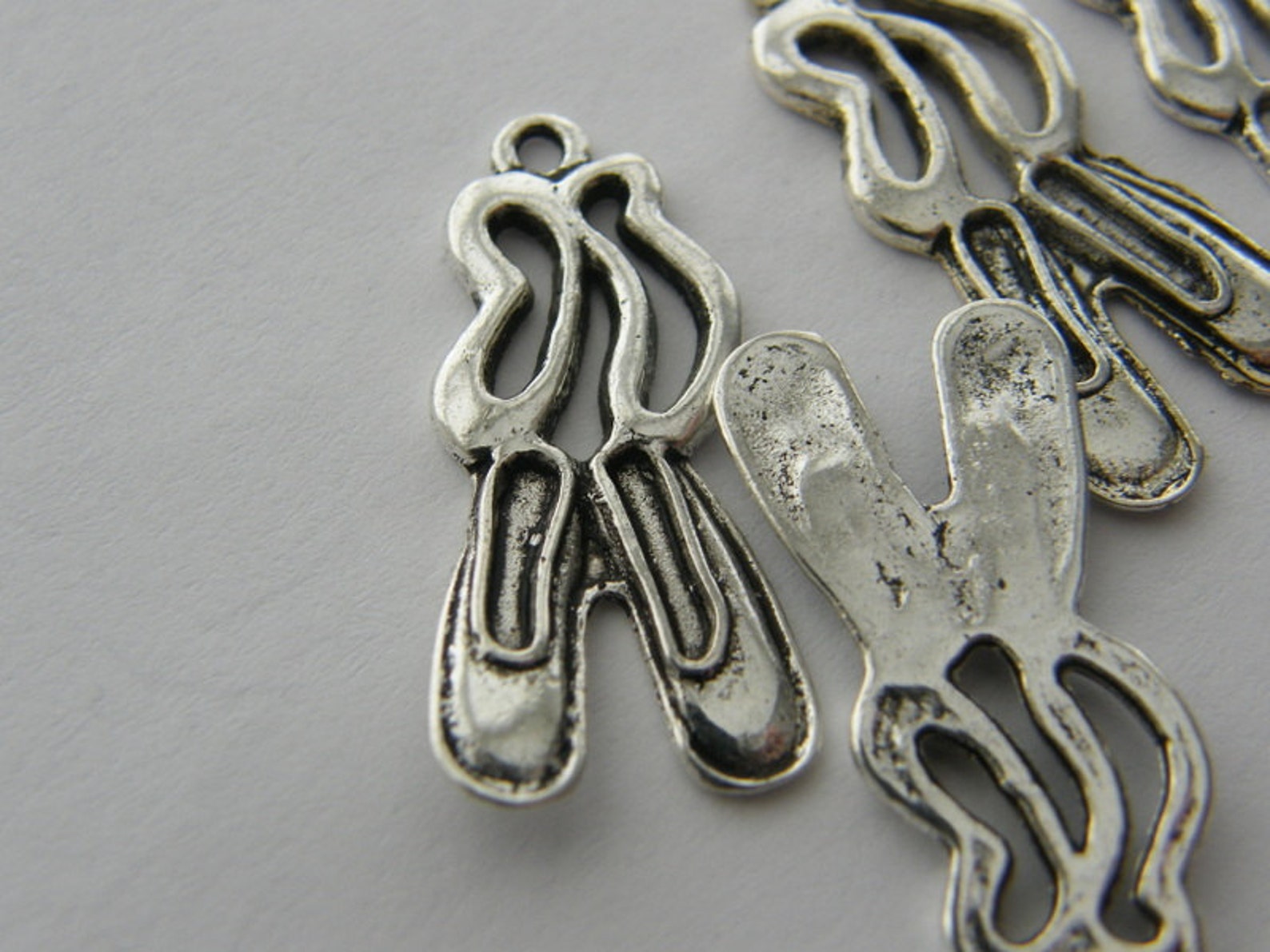 6 pair of ballet slipper charms antique silver tone fb50 6 pair of ballet slipper charms antique silver tone fb50