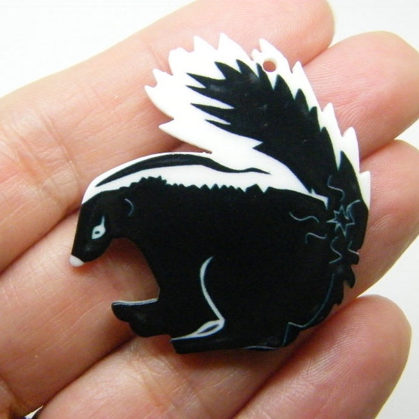 4 Skunk animal pendants black white acrylic A775