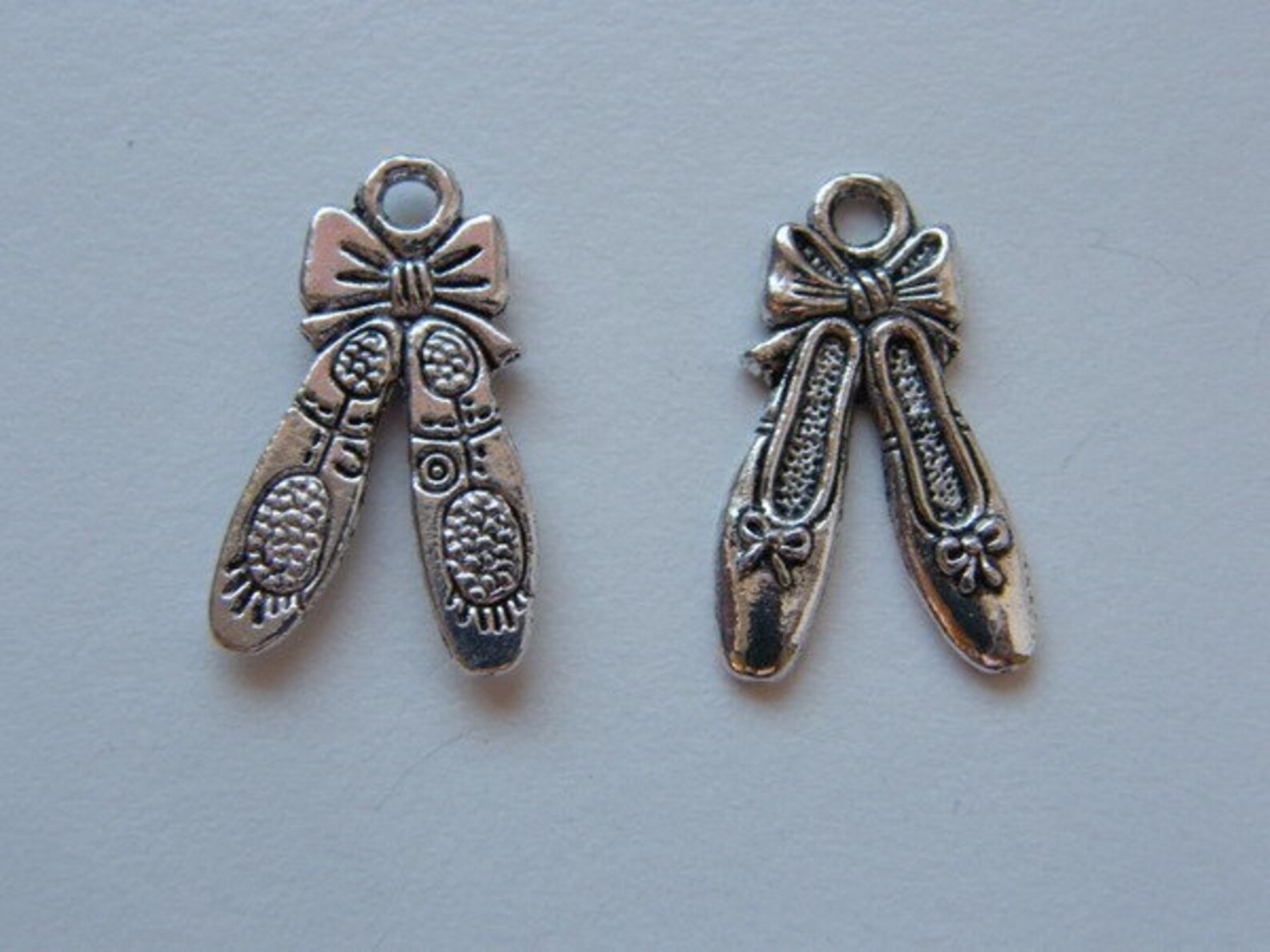 bulk 50 pair of ballet slippers charms antique silver tone fb34