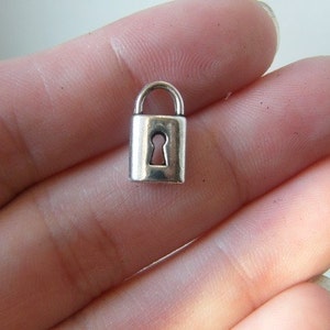 BULK 50 Lock charms antique silver tone K95