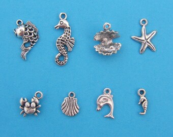The Under The Sea Collection - 8 verschiedene antik silberfarbene Charms