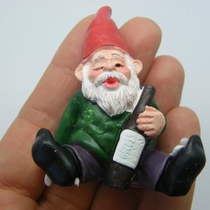 1 Drinking dwarf miniature embellishment resin P652