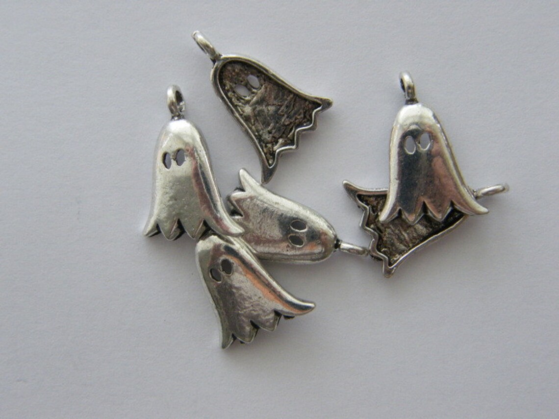 10 Ghost Charms - Ghost Pendants - Halloween Charm - Ghost - Ghosts - Antque Slver- 14mm X