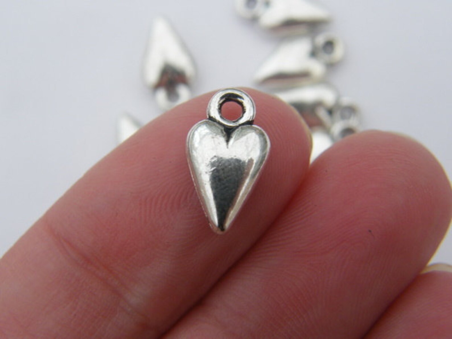 EOEMY 20 Tibet Silver Tone Alloy Heart Charm Pendant18X15mm Engraved Mon Dad Sister Grandpa