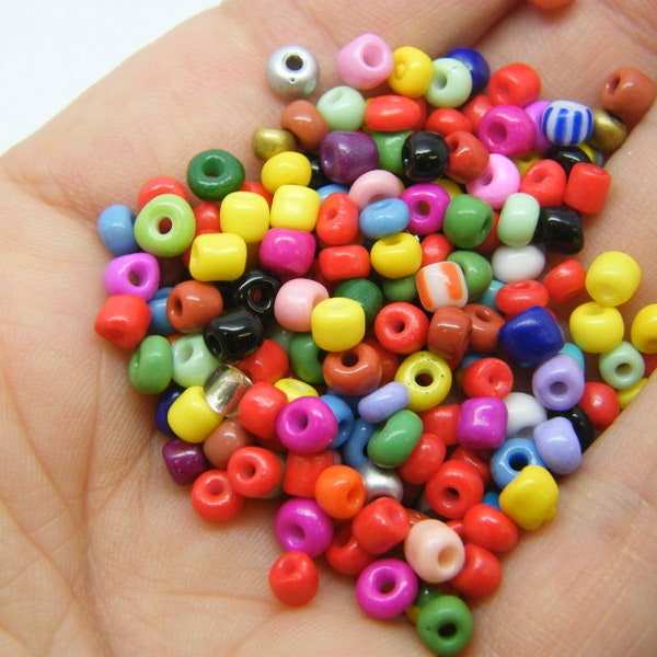 400 Seed beads mixed random 4mm glass SBKM