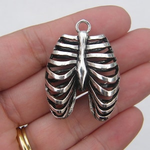 1 Rib cage pendant antique silver tone MD1