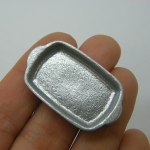8 Baking tray miniature dollhouse silver resin FD148