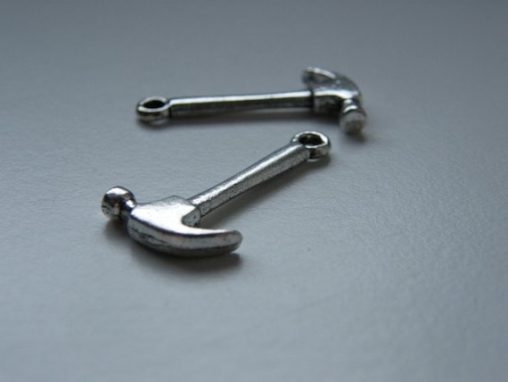 20pcs Hammer Charms Double Sided Tool Charms Antique Silver Tone 30x16mm cf0268 20pcs Hammer Charms Double Sided Tool Charms Antique Silver Tone 30x16mm cf0268