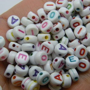 100 Vowel A E I O U letter alphabet beads RANDOM mixed AB682