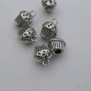 8 Cupcake charms antique silver tone FD130 image 5