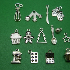 The Christmas baking collection - 14 different antique silver tone charms