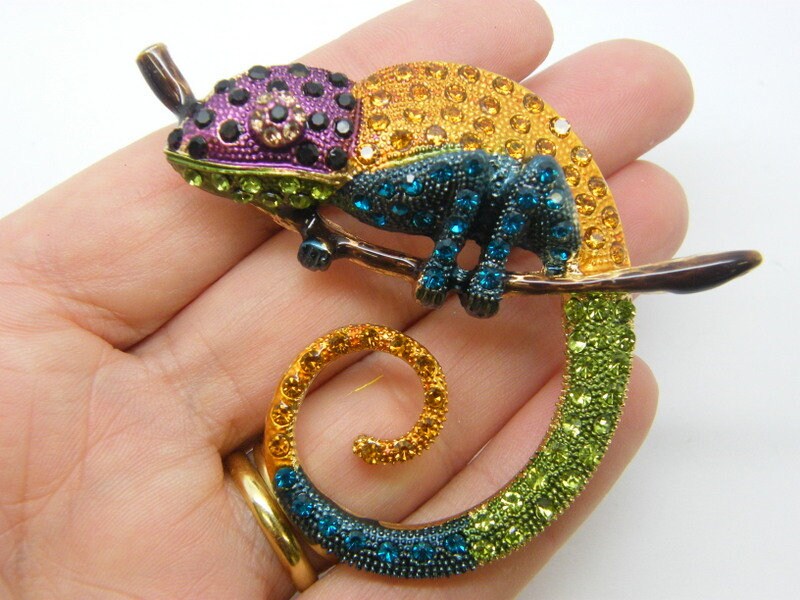 1 Chameleon rhinestone pendant or brooch gold tone 06B
