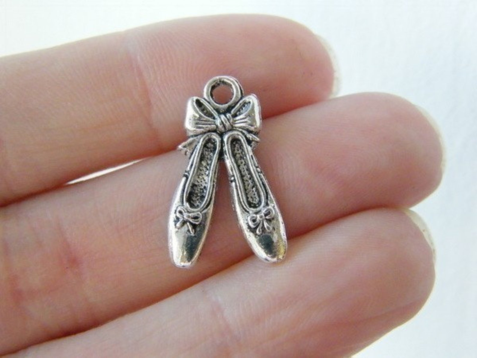 bulk 50 pair of ballet slippers charms antique silver tone fb34