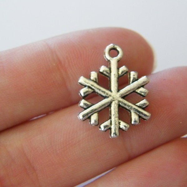 12 Snowflake charms antique tibetan silver SF22