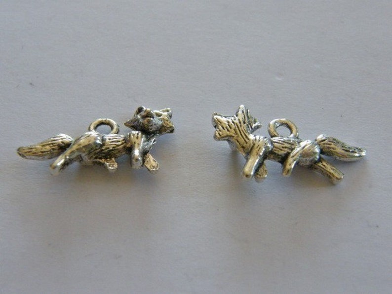 8 Fox charms antique silver tone A280 image 3