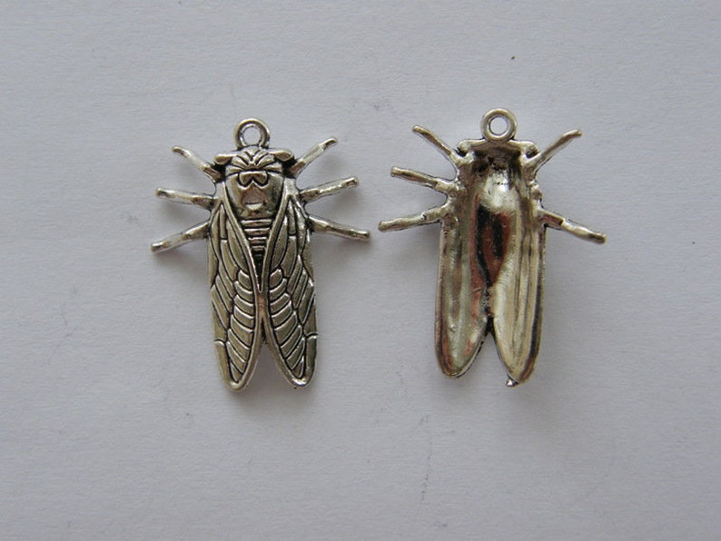 BULK 30 Insect cicada pendants antique silver tone A1000