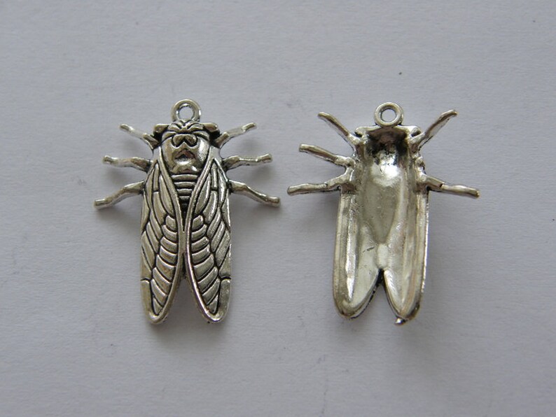 BULK 30 Insect cicada pendants antique silver tone A1000