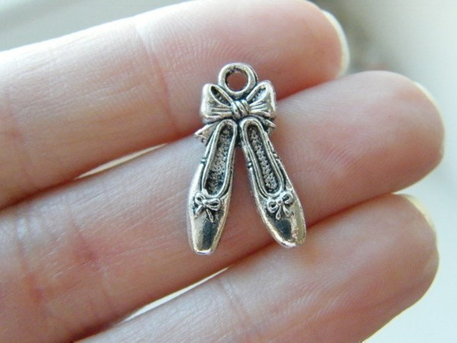 bulk 50 pair of ballet slippers charms antique silver tone fb34